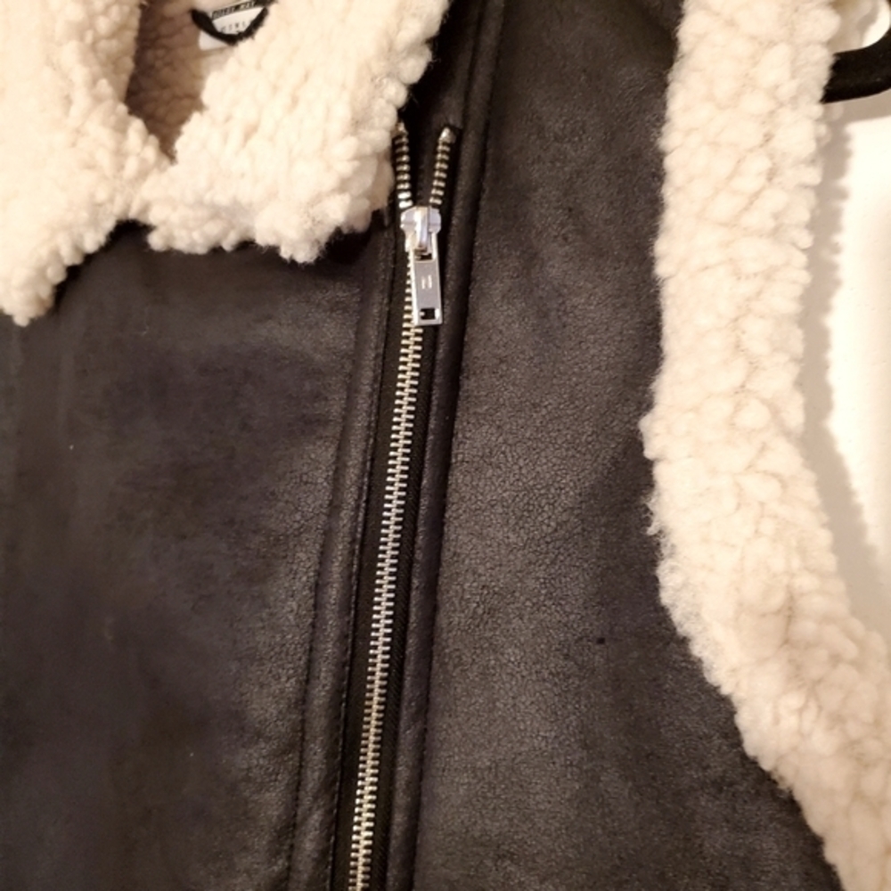 Noisy May Sherpa Zipup Vest Jacket Black Zipper Pockets Size Medium NWT - Picture 5 of 12